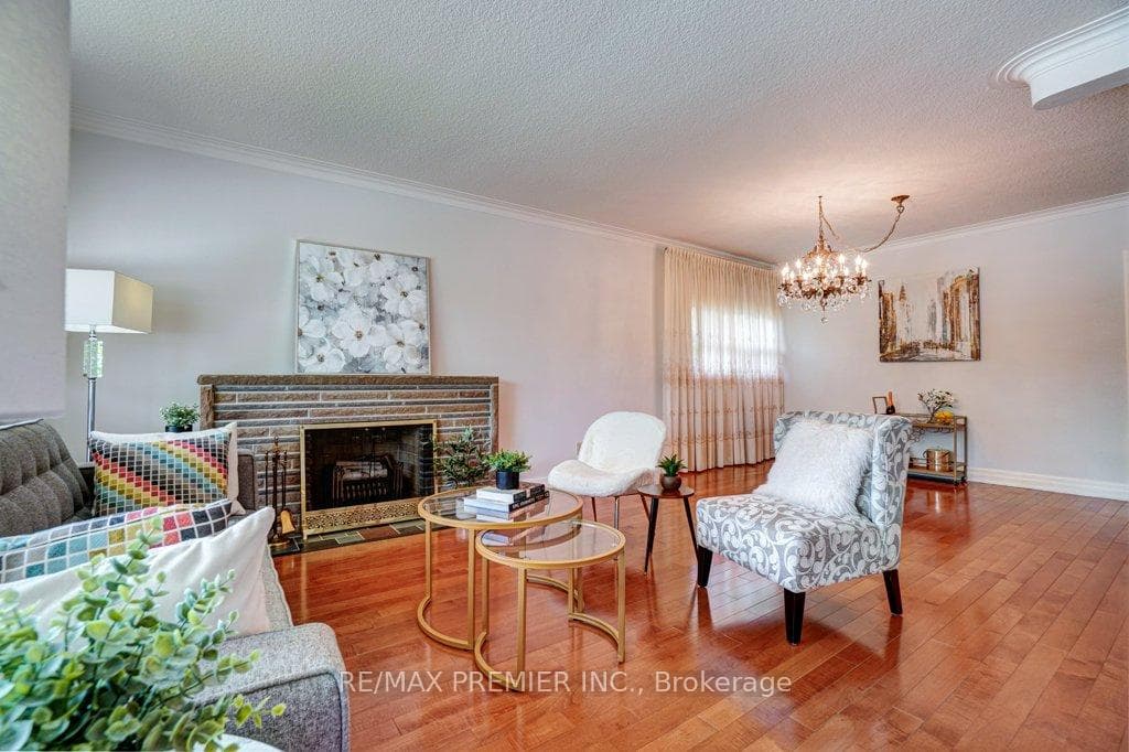 8 Rowse Crescent photo 9