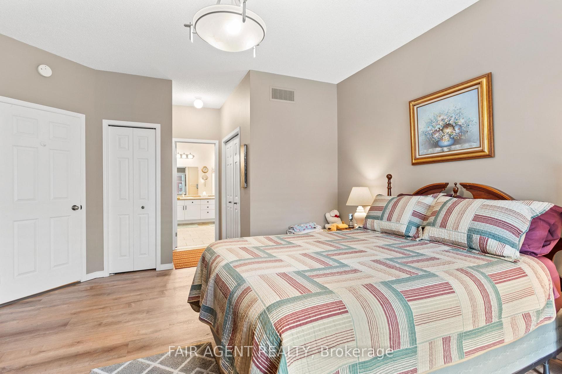 1555 HIGHBURY Avenue Unit 35 photo 21