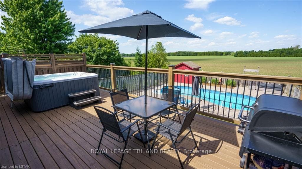 47 WILLOW Crescent photo 42