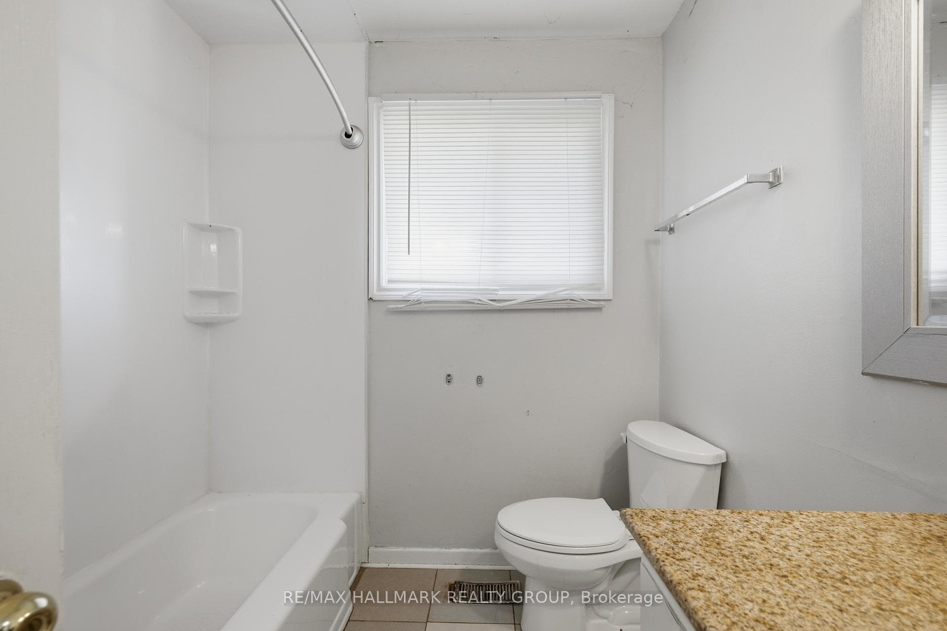45 Hilliard Avenue photo 20