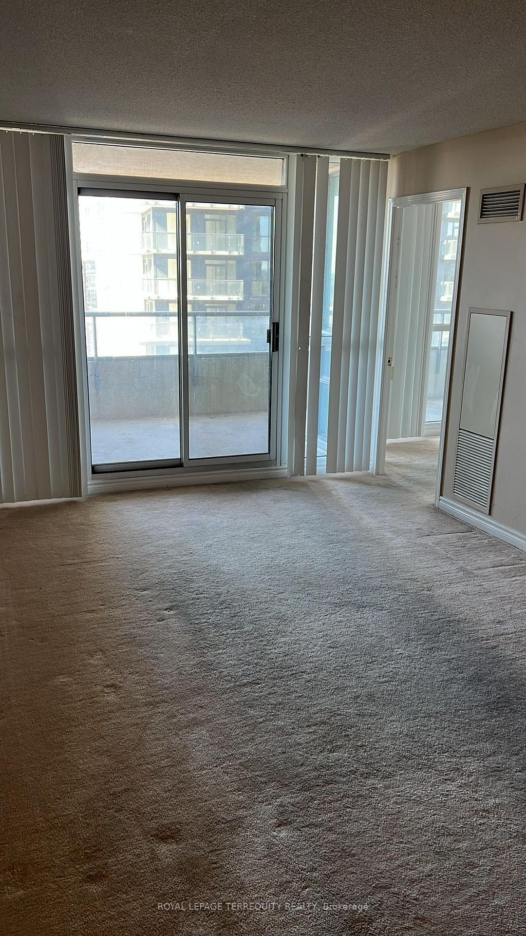 18 Spring Garden Avenue Unit 2711 photo 1