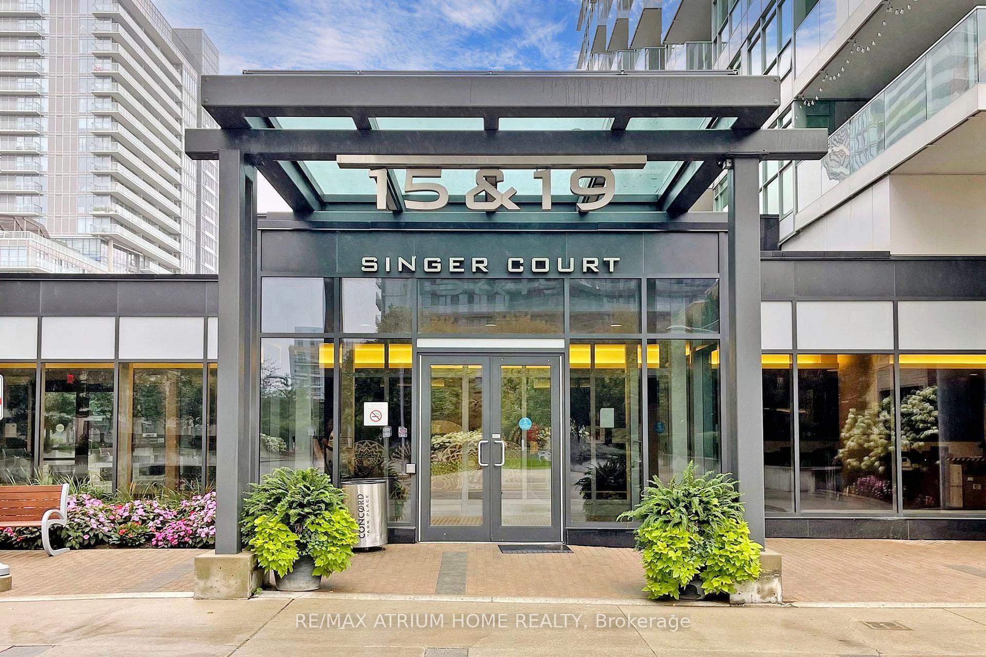19 Singer Court Unit 718 photo 1
