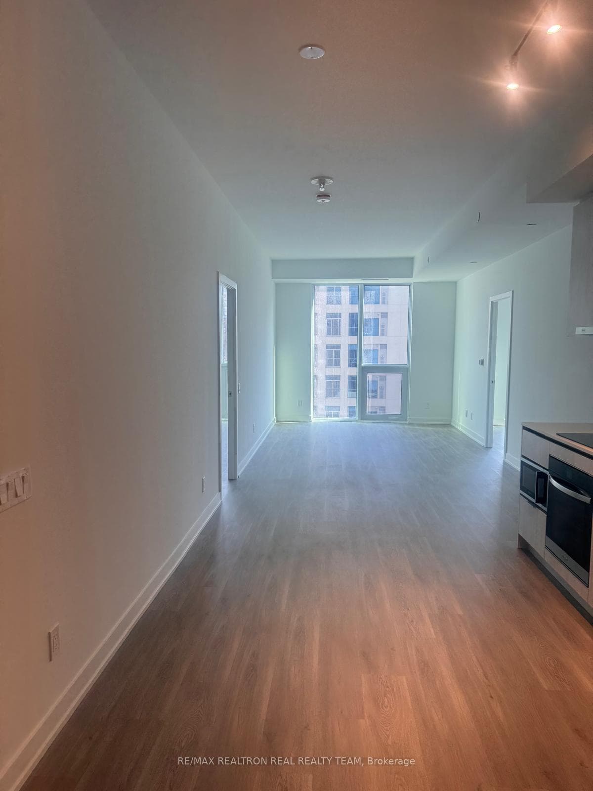 8 Wellesley Street Unit 607 photo 6