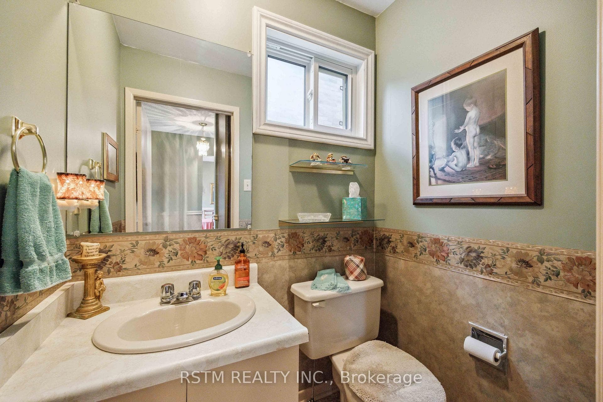40 Woodward Crescent photo 5