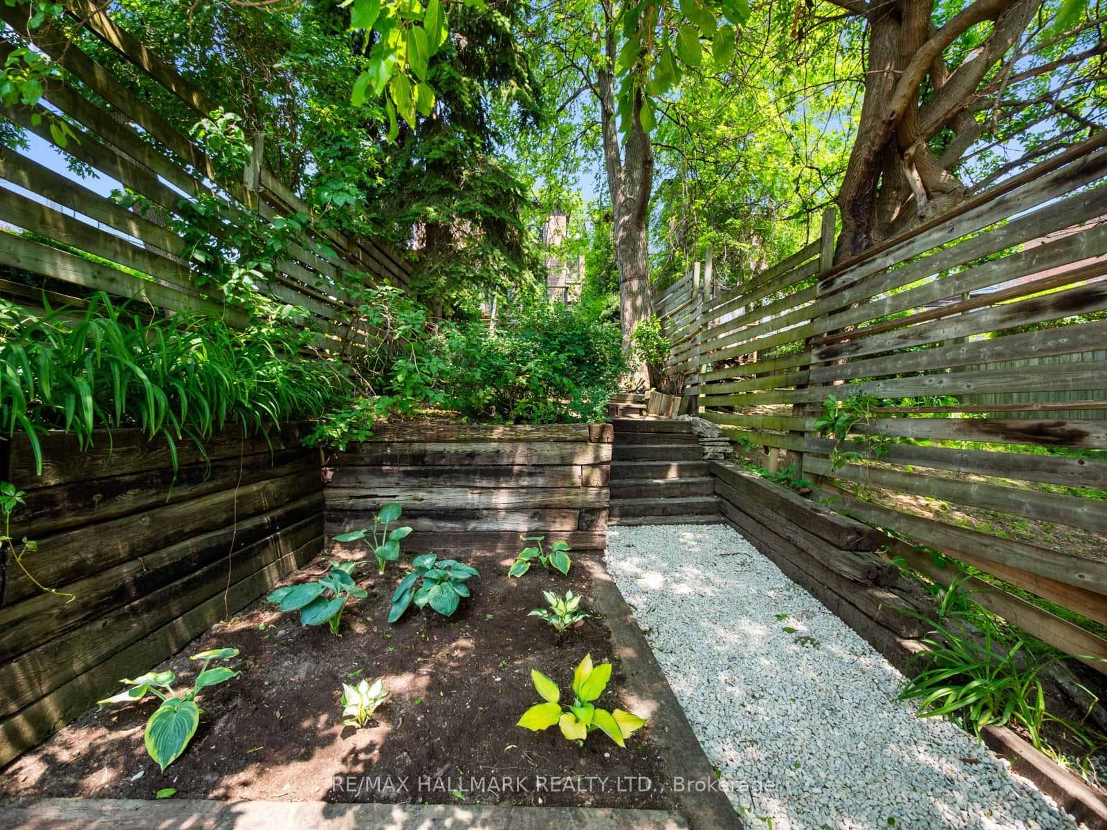 275 Withrow Avenue photo 49