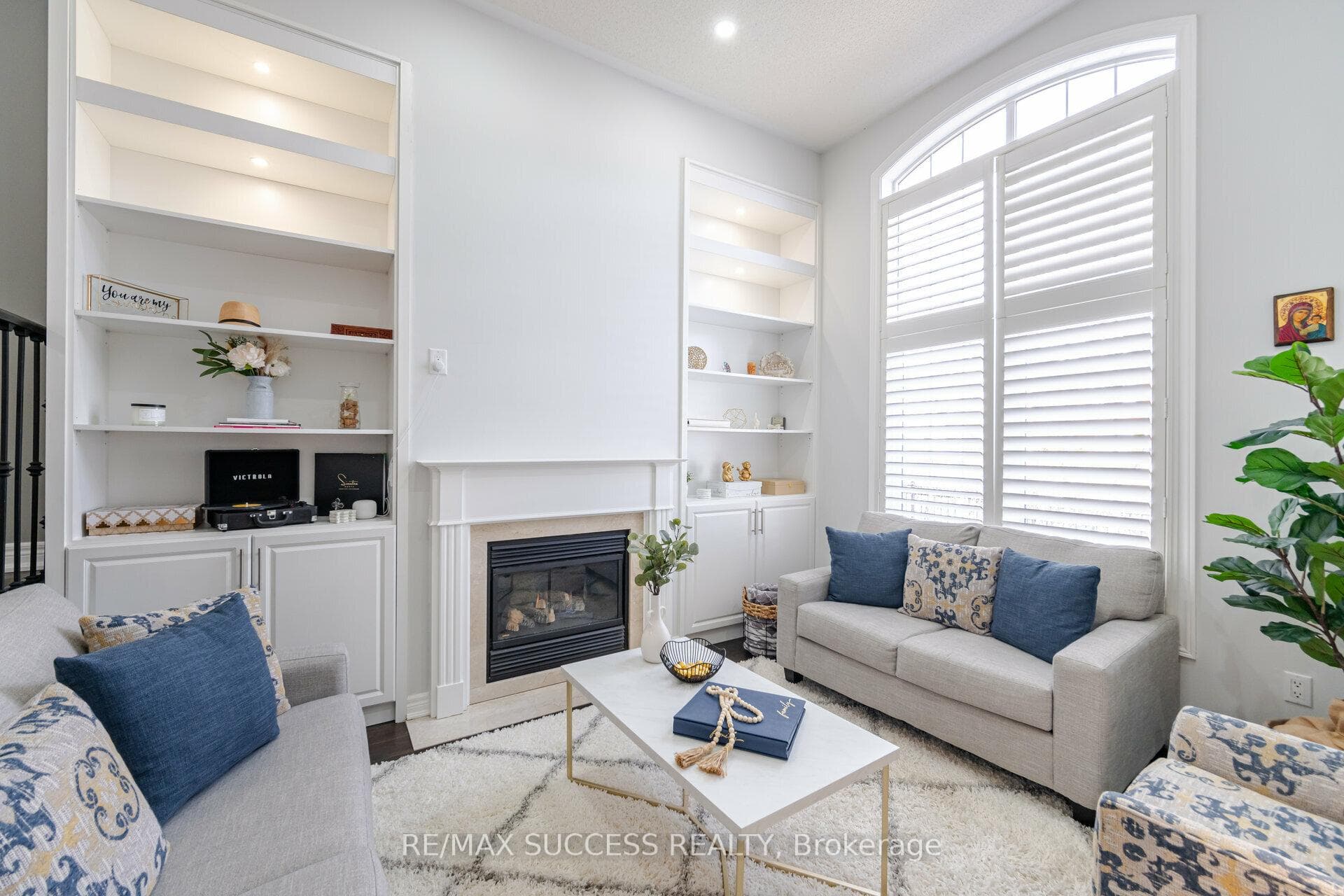 3466 Eglinton Avenue photo 5
