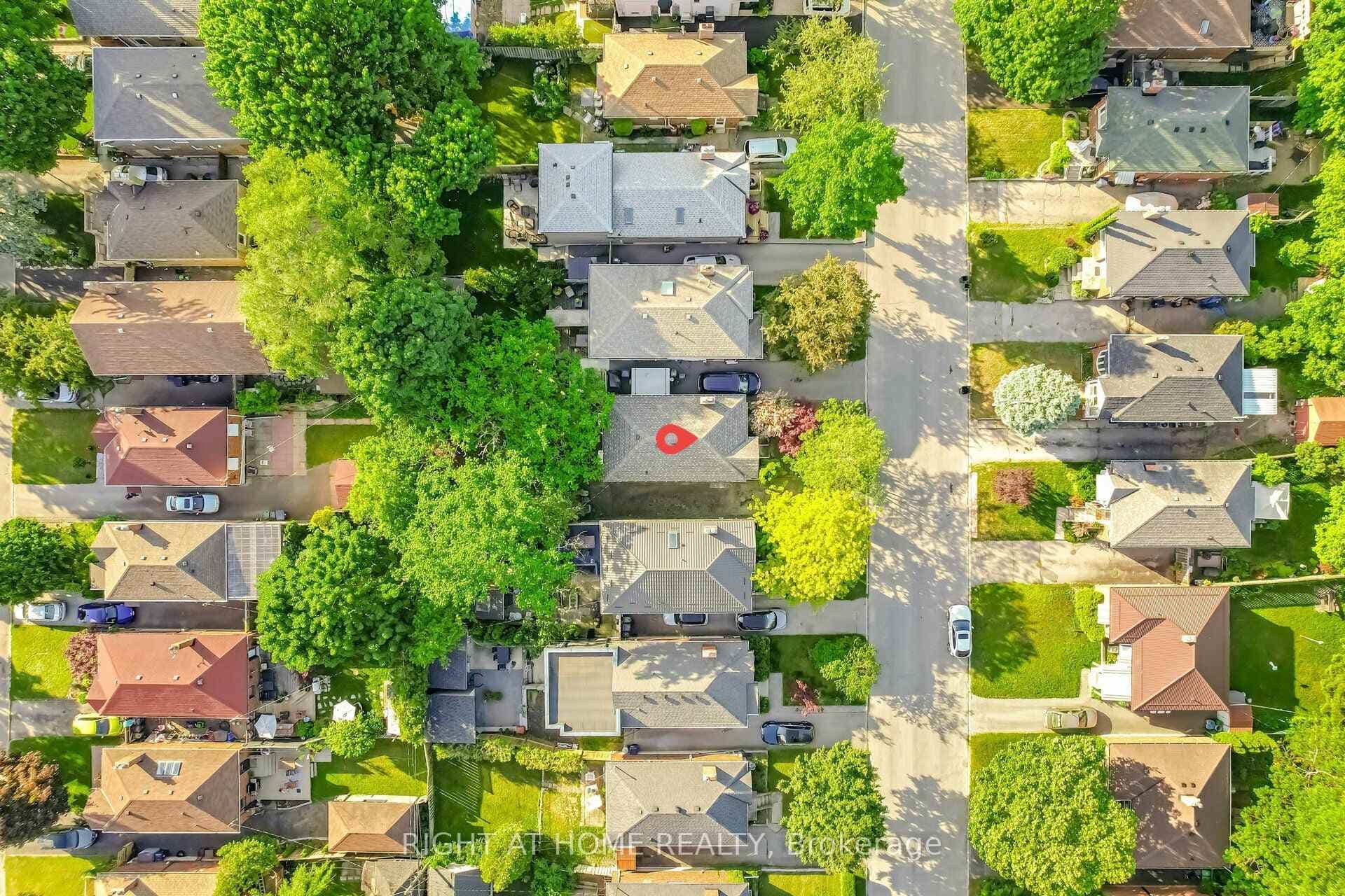 24 Manderley Drive photo 3