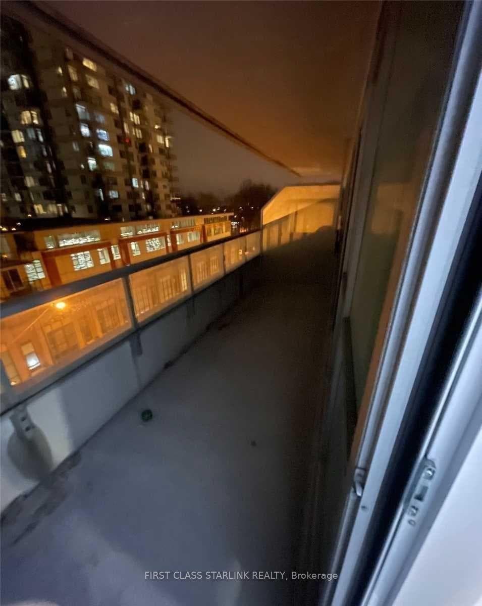 50 Town Centre Court Unit 510 photo 9