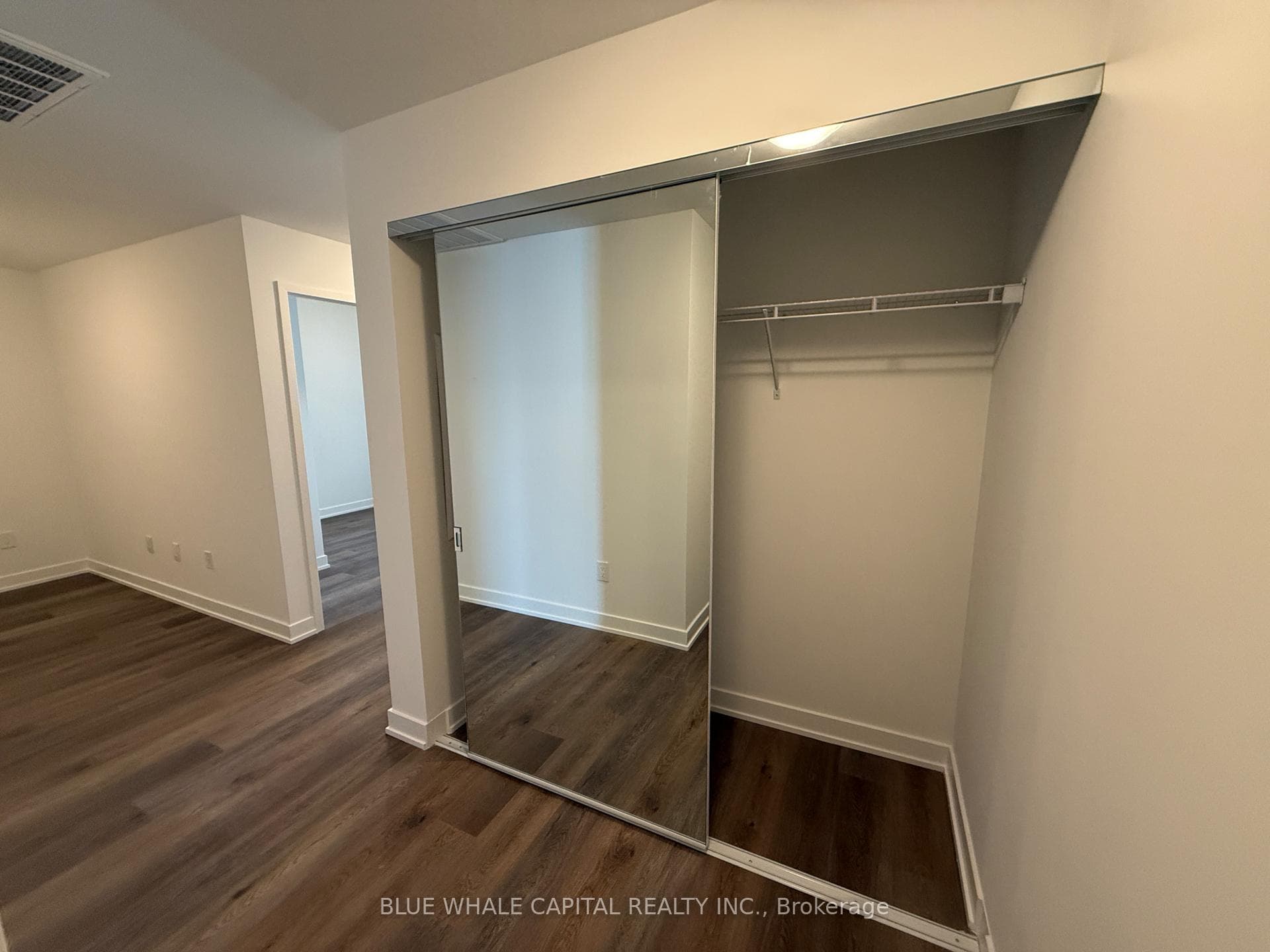 2075 Lakeshore Road Unit 307 photo 18