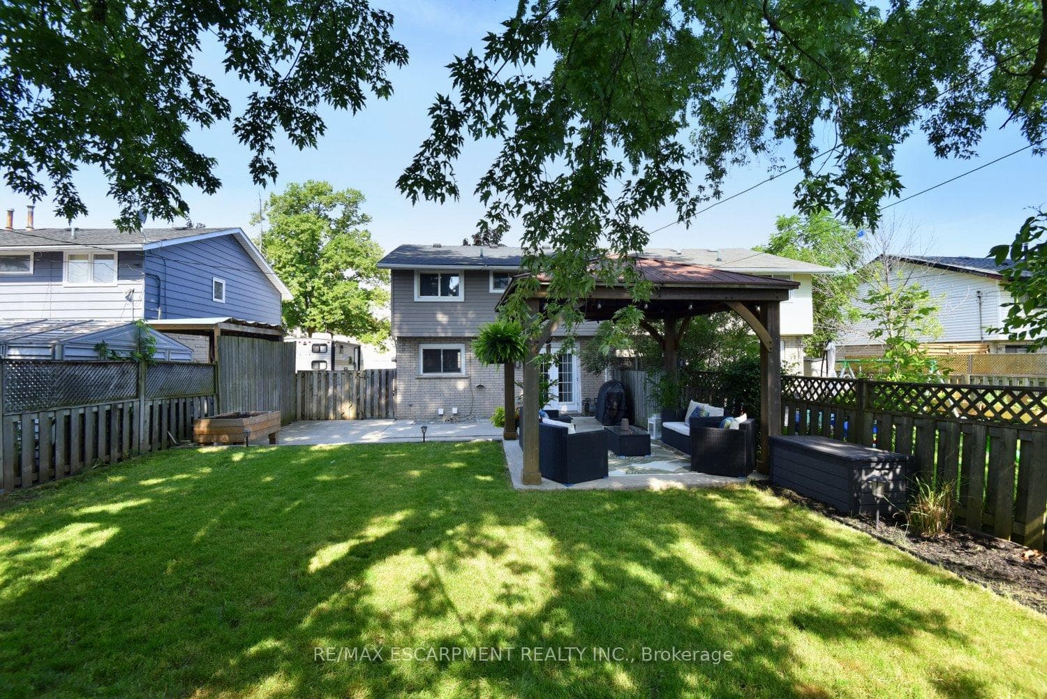 1091 Upper Wellington Street photo 38