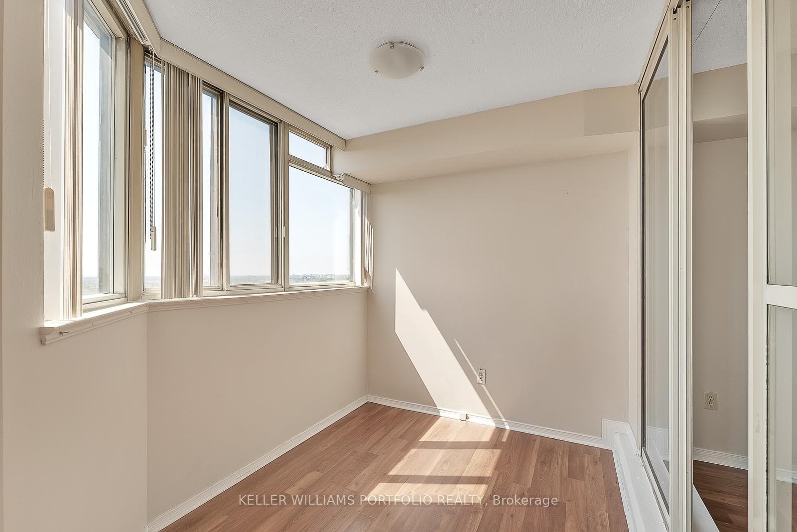 400 Webb Drive Unit 1402 photo 19