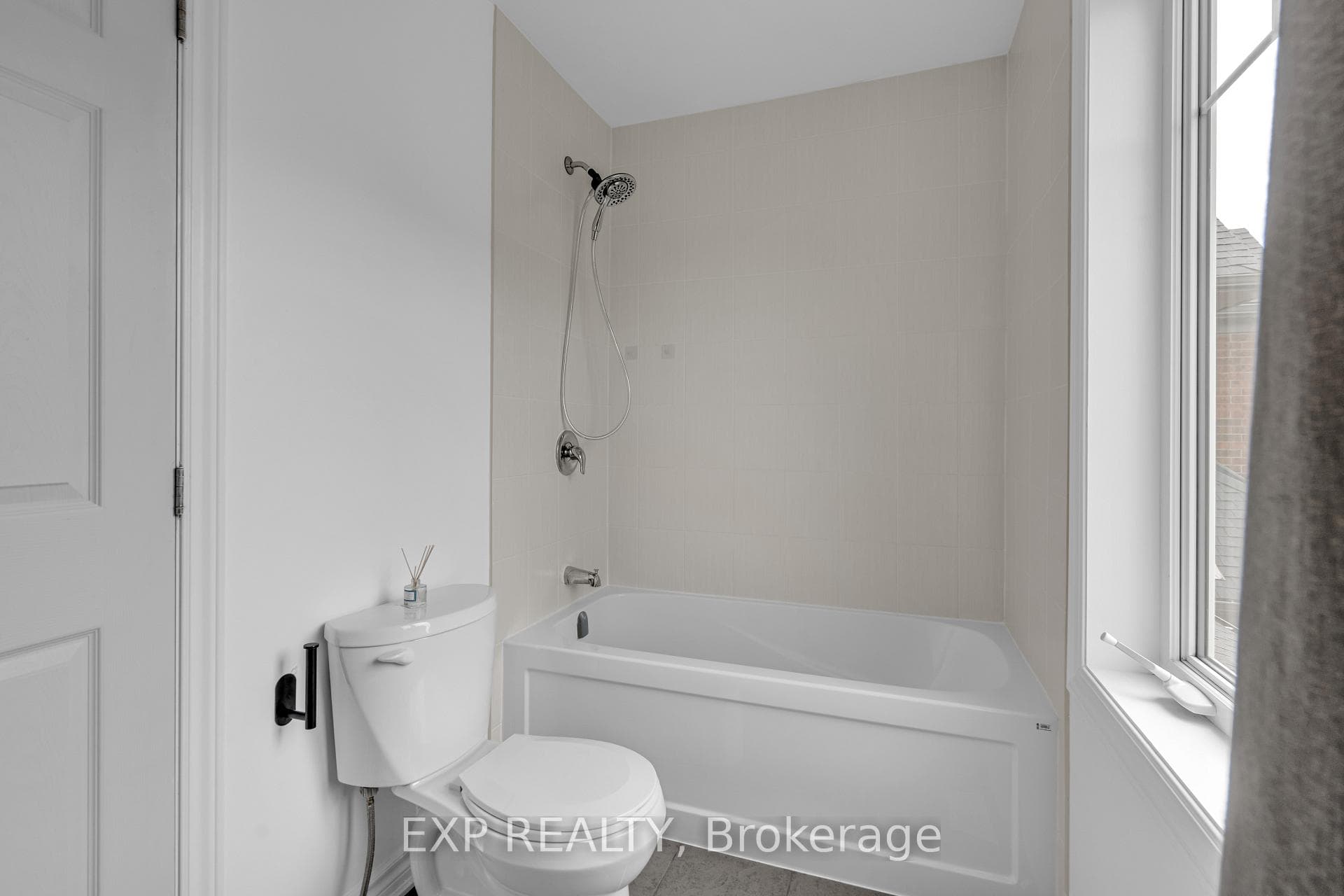 709 Maloja Way photo 26