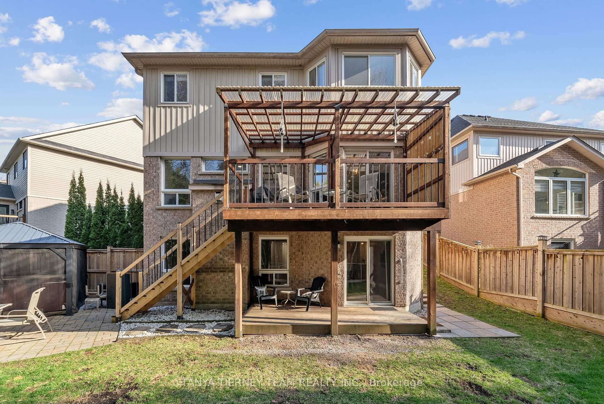 170 Sleeman Square photo 44