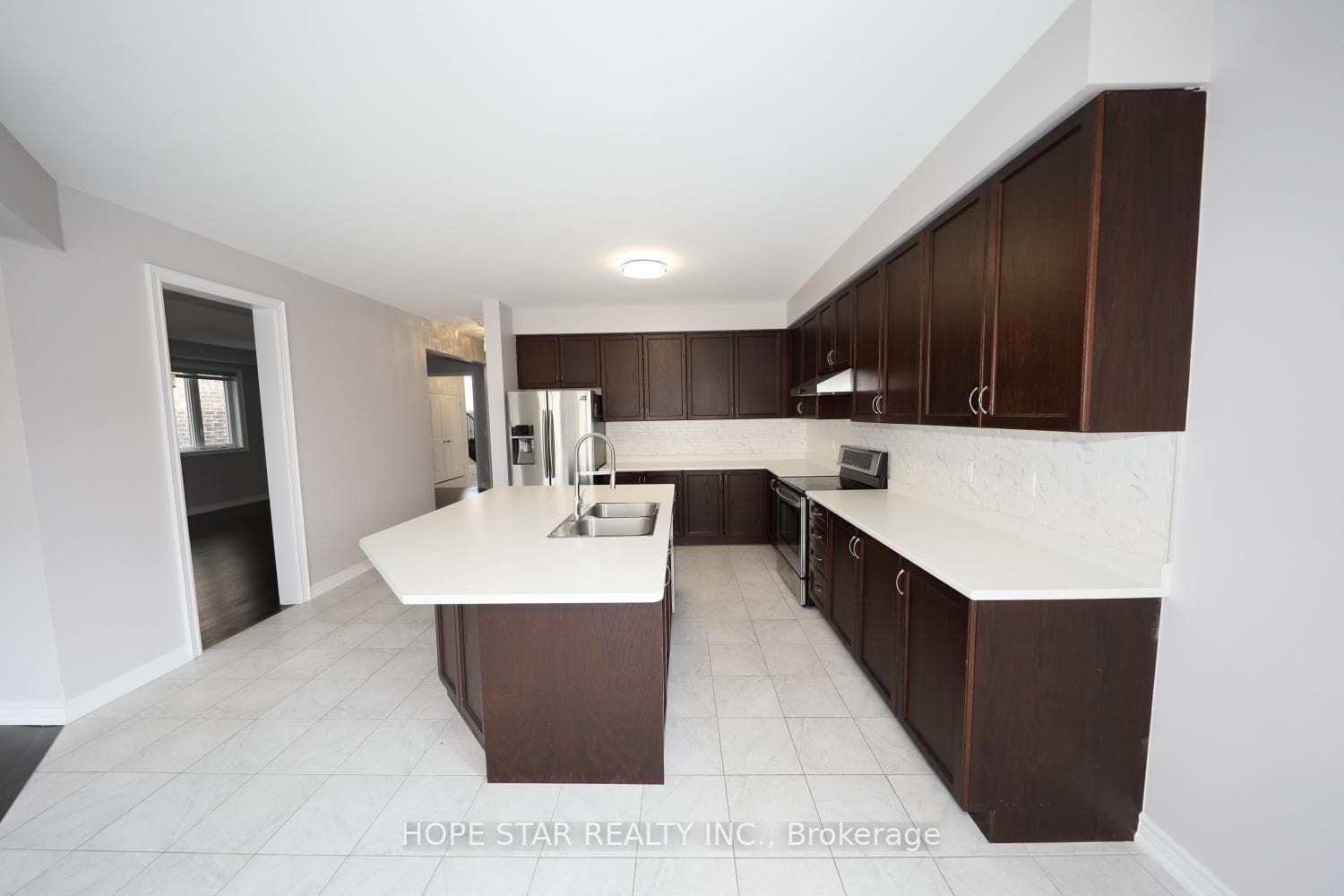 23 Argelia Crescent photo 8