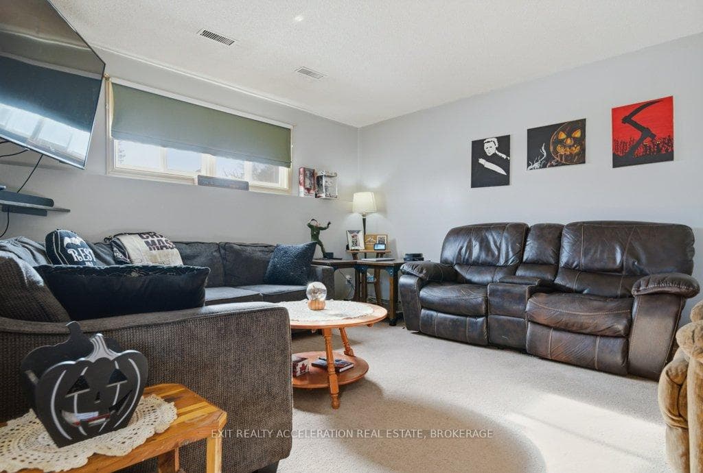 223 Newburgh Road photo 31