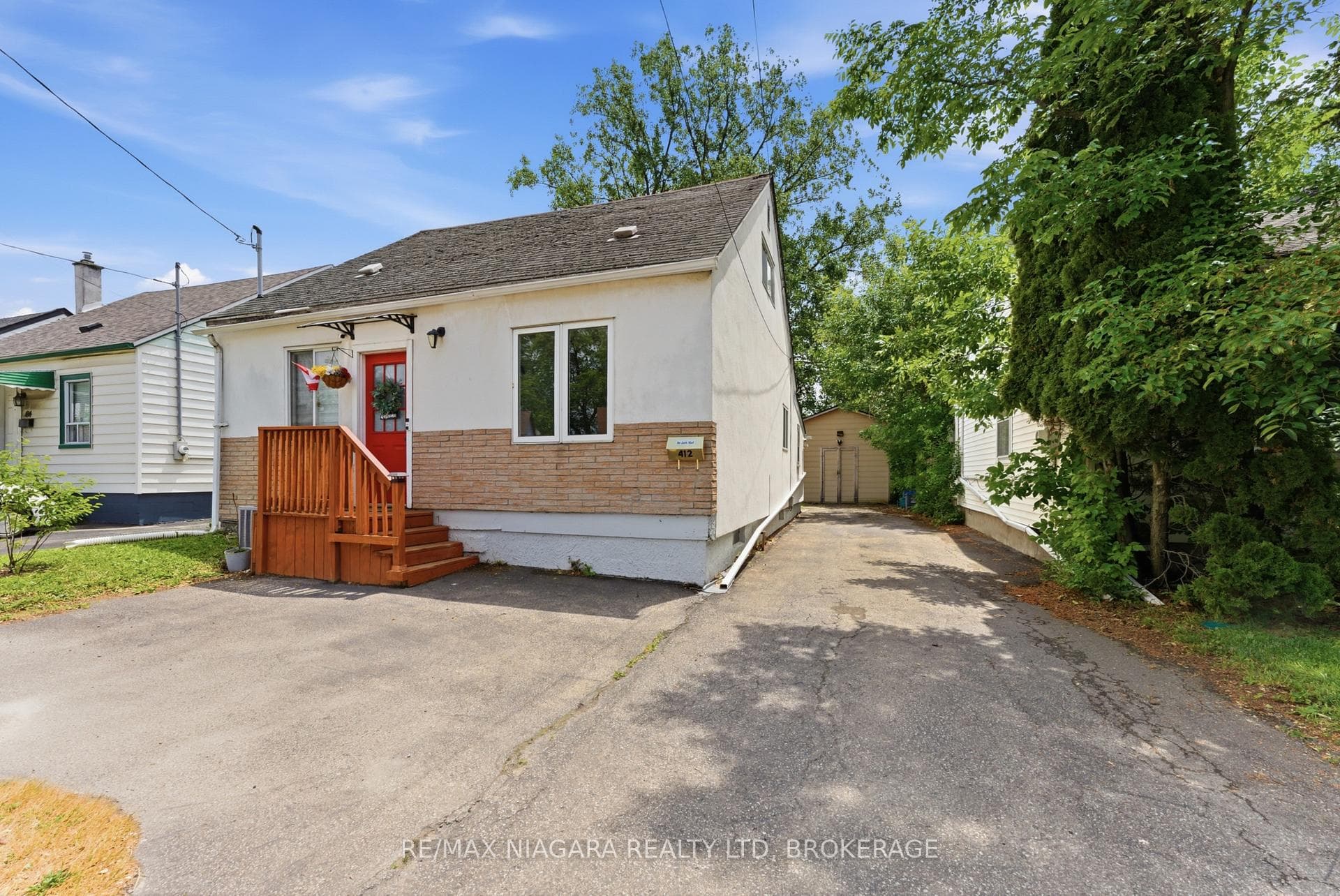412 Welland Avenue photo 2