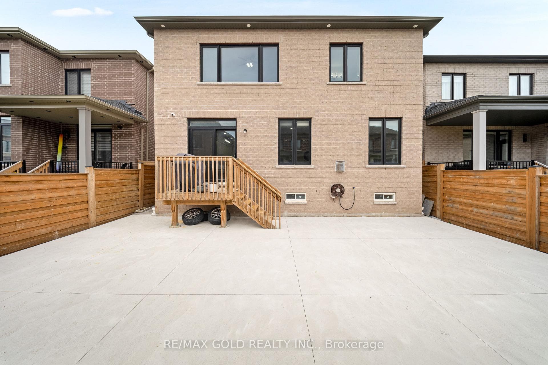 58 Stilton Avenue photo 28