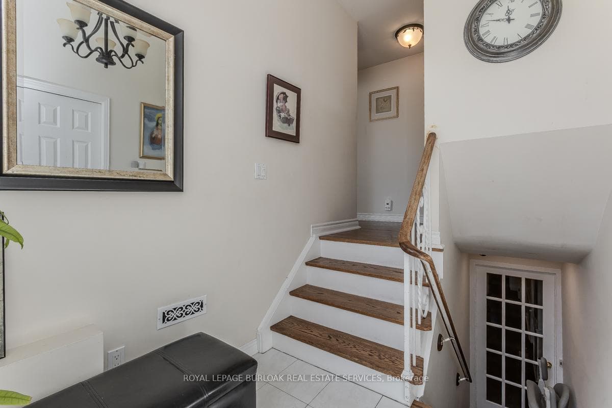 2074 Mountain Grove Avenue photo 5