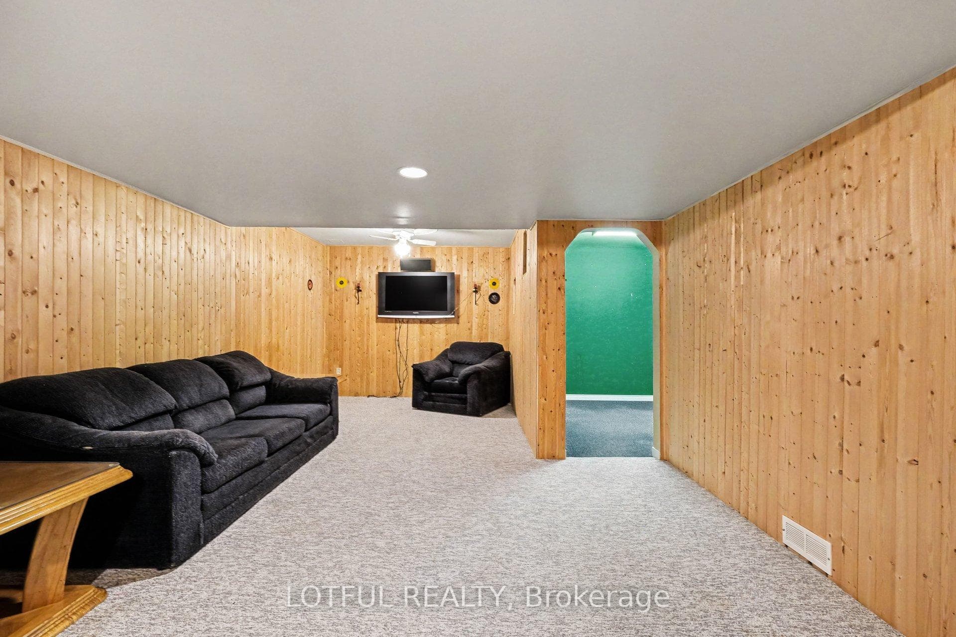 52 Fair Oaks Crescent photo 21