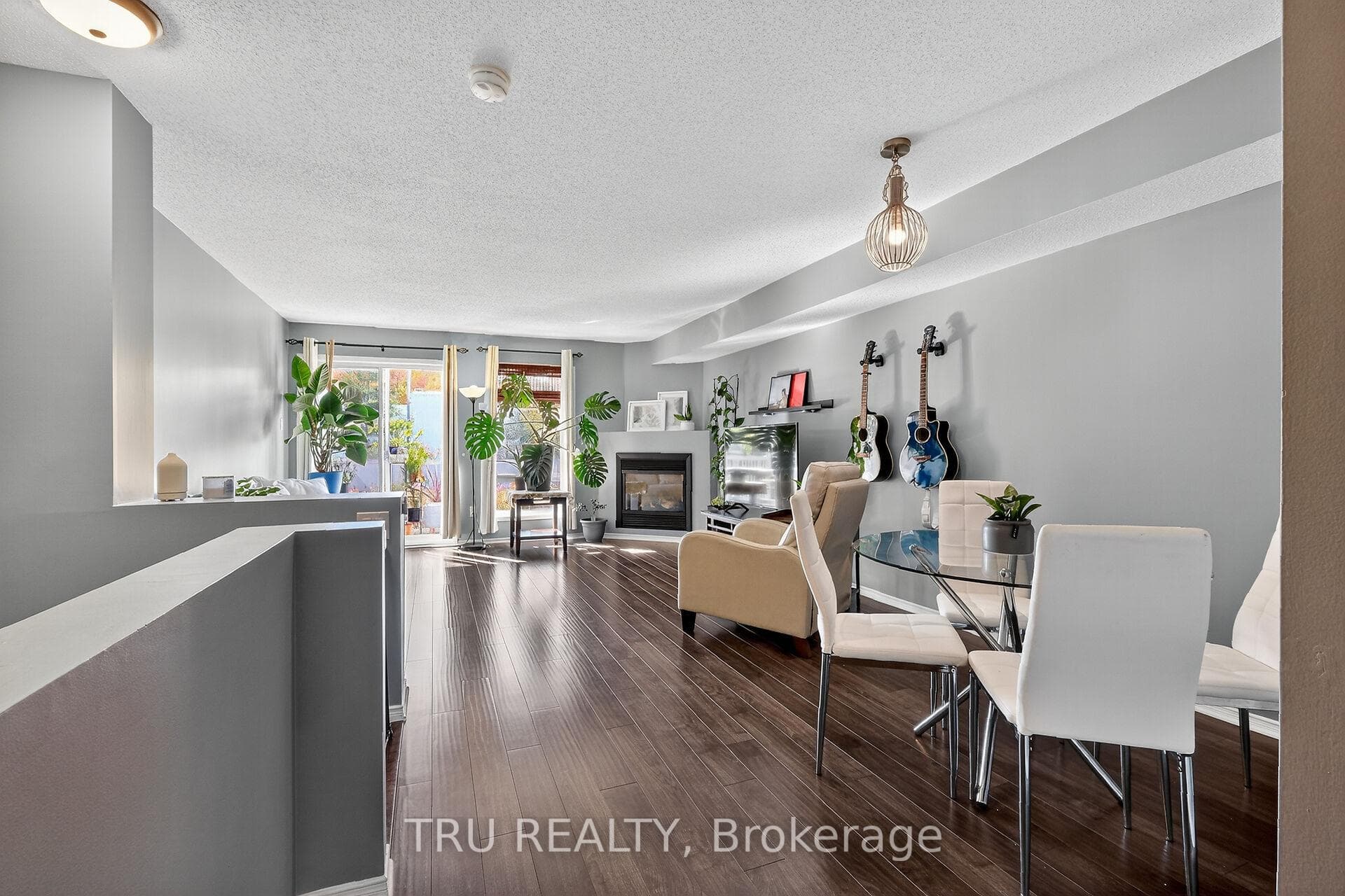 320 CRESTHAVEN Drive photo 21