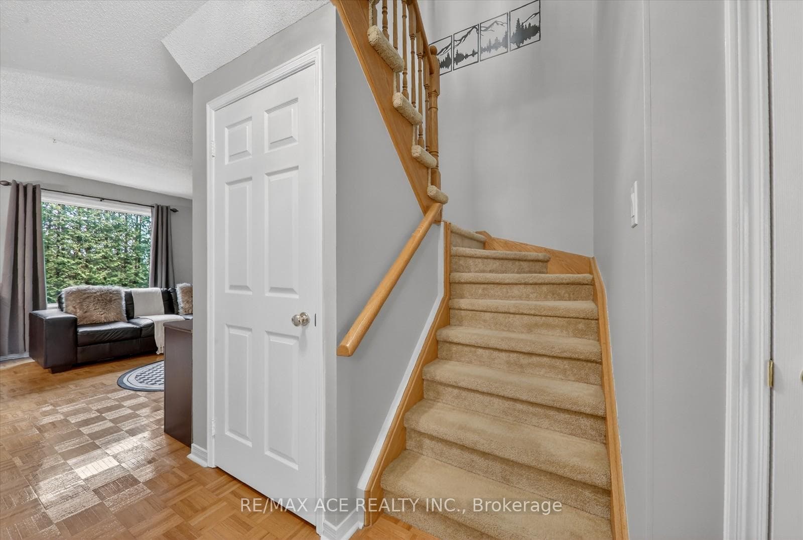 1 Aldcroft Crescent photo 21