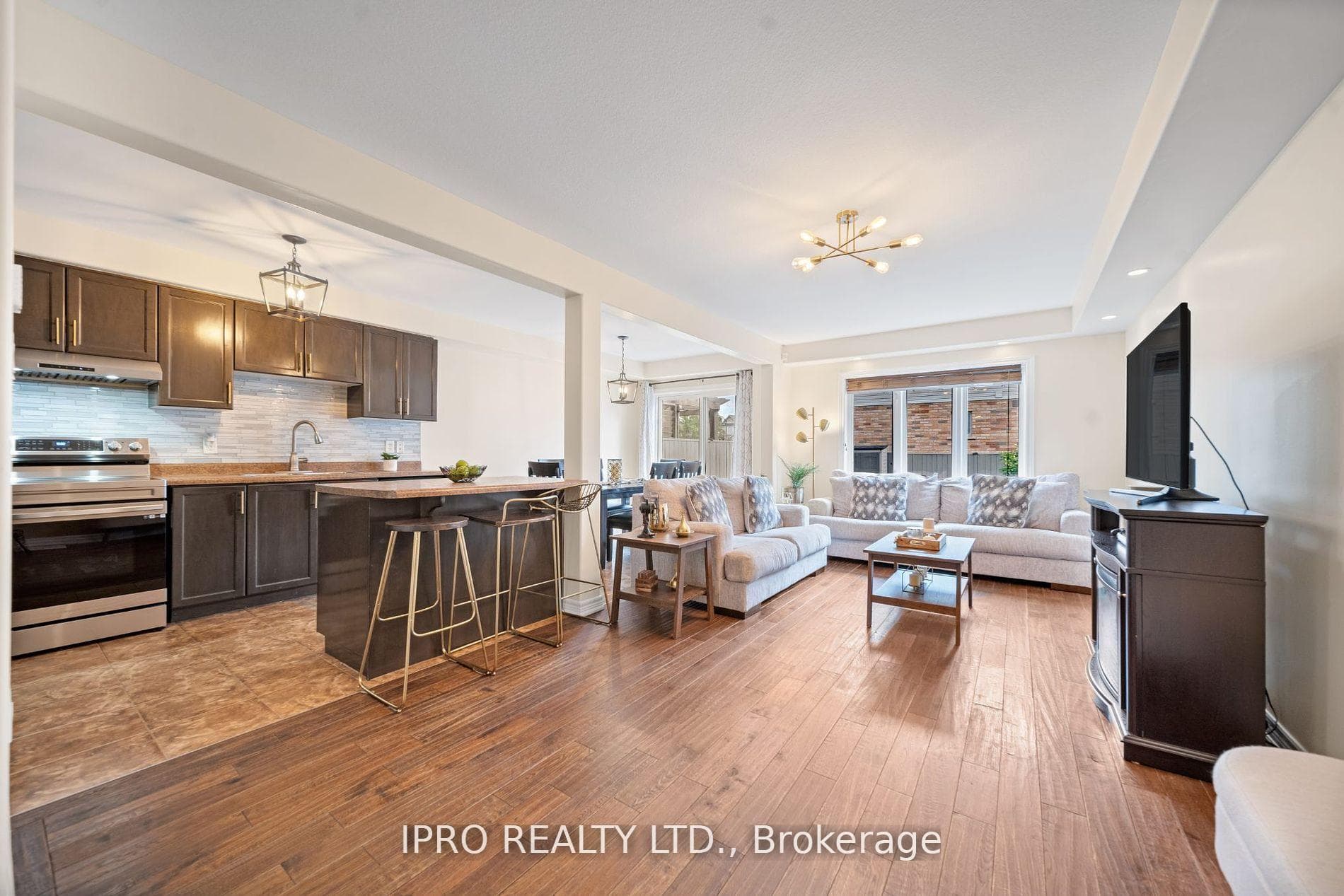54 Viking Drive photo 11