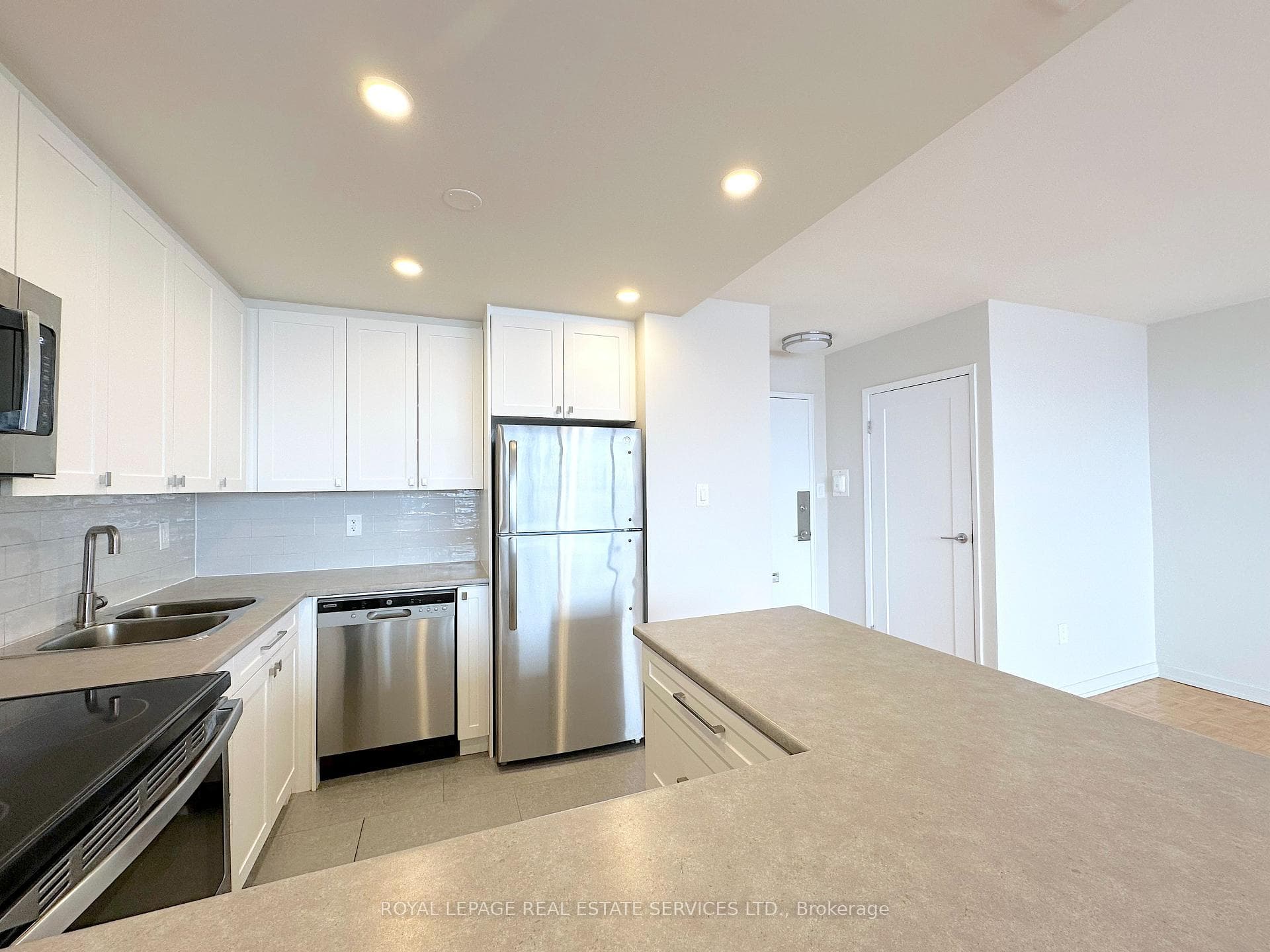12 Rockford Road Unit 501 photo 4