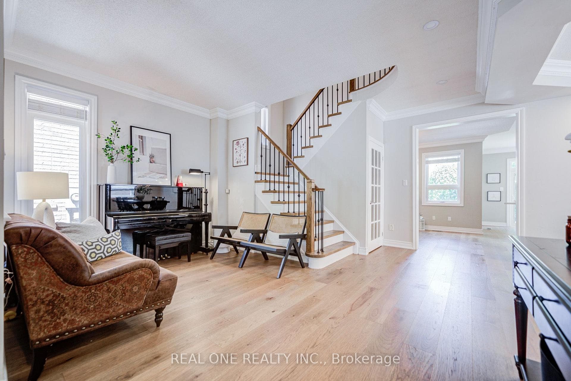 Living Rm w/ 7.5" Wide High End Hardwood Floors