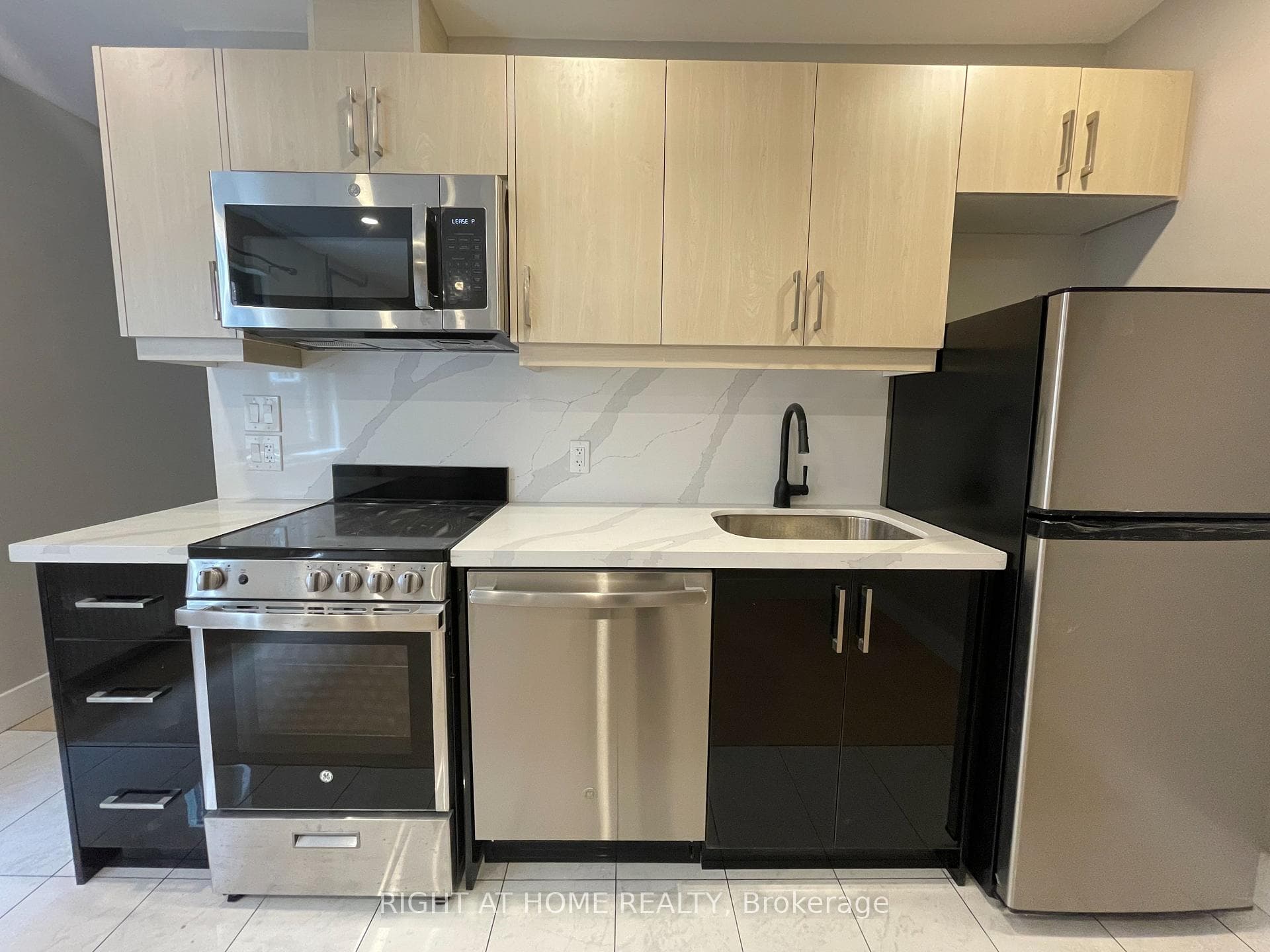 416 Christie Street Unit 1 photo 1