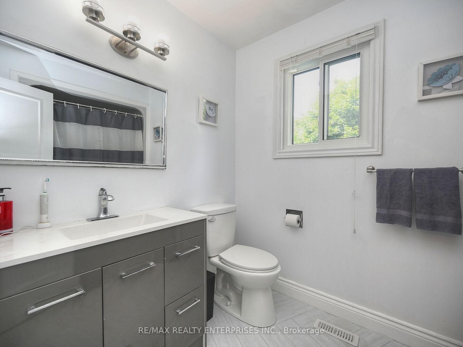 466 Bell Street photo 26