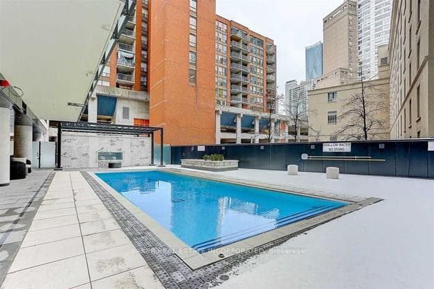 Building Amenities - Pool
