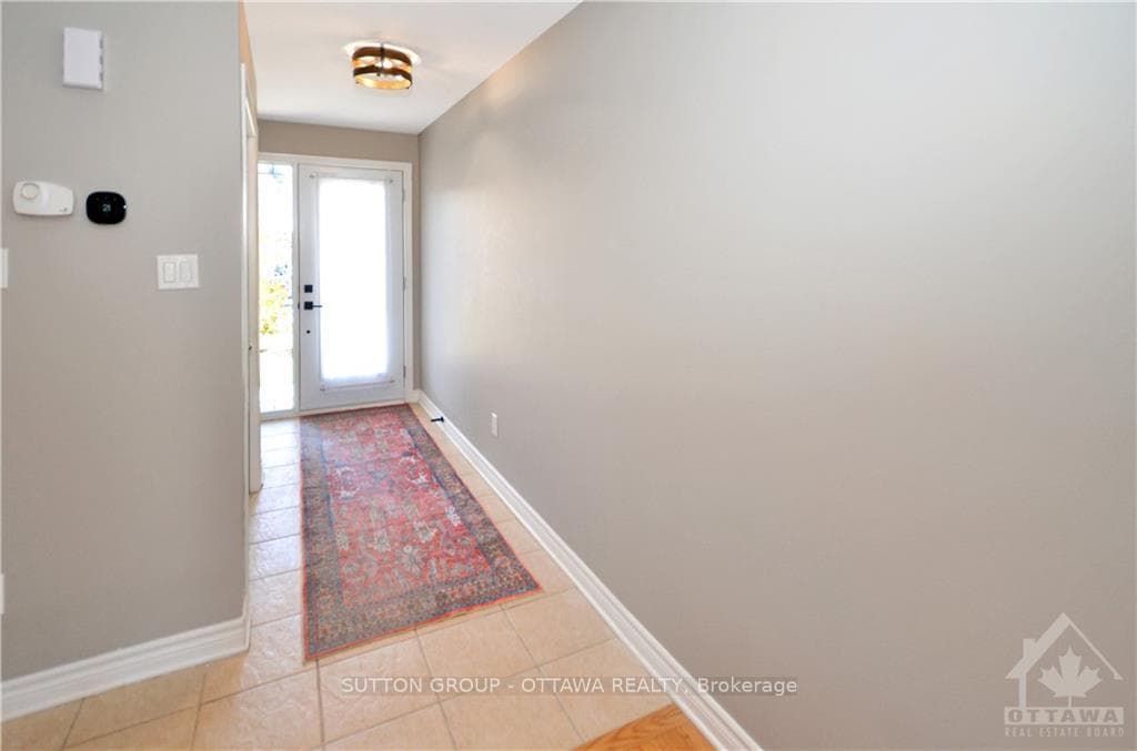 134 CASTEL Street photo 2