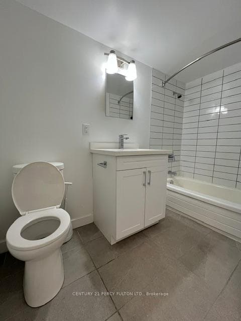 19 Regency Crescent Unit 404 photo 12
