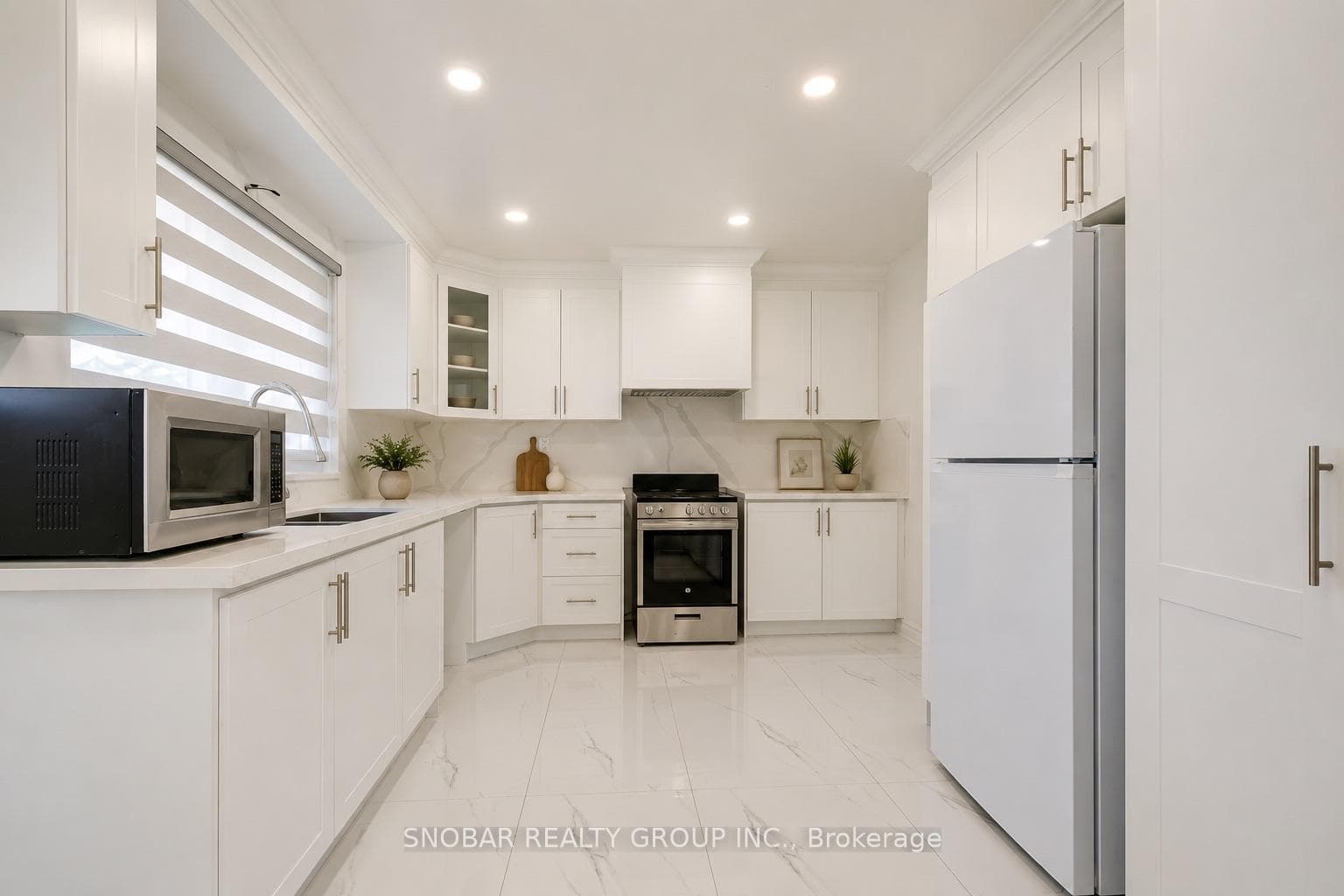 99 Jeffcoat Drive photo 6