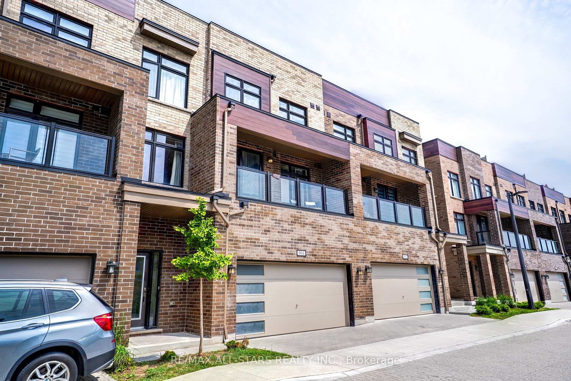 1865 Pickering Parkway Unit #904 photo 3