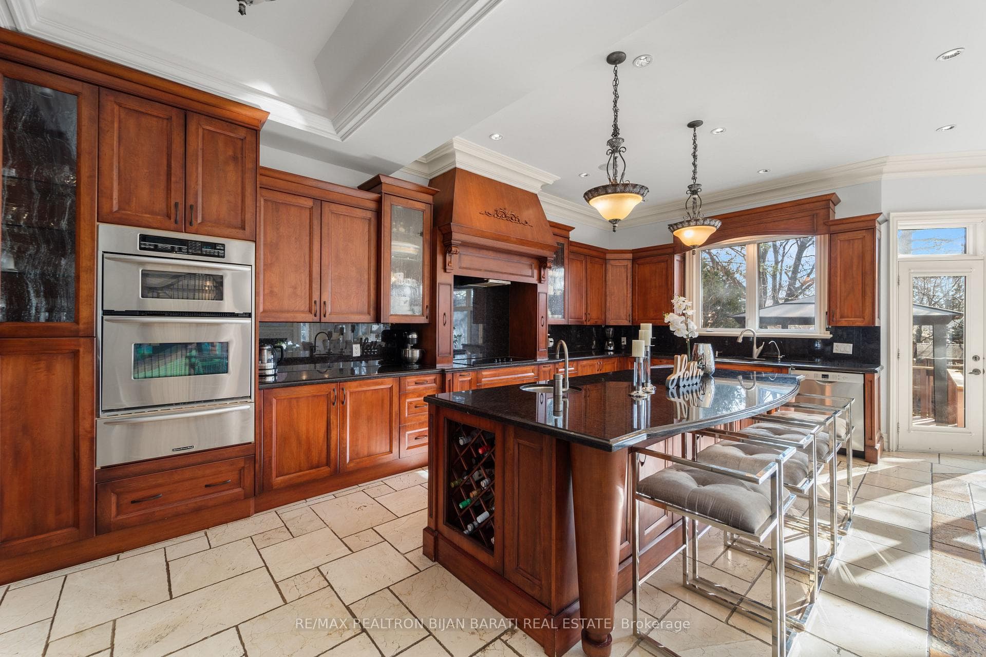 273 BYNG Avenue photo 18