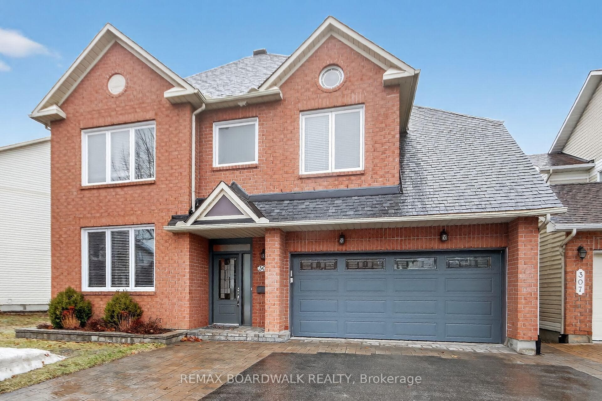 309 Chestermere Crescent photo 1
