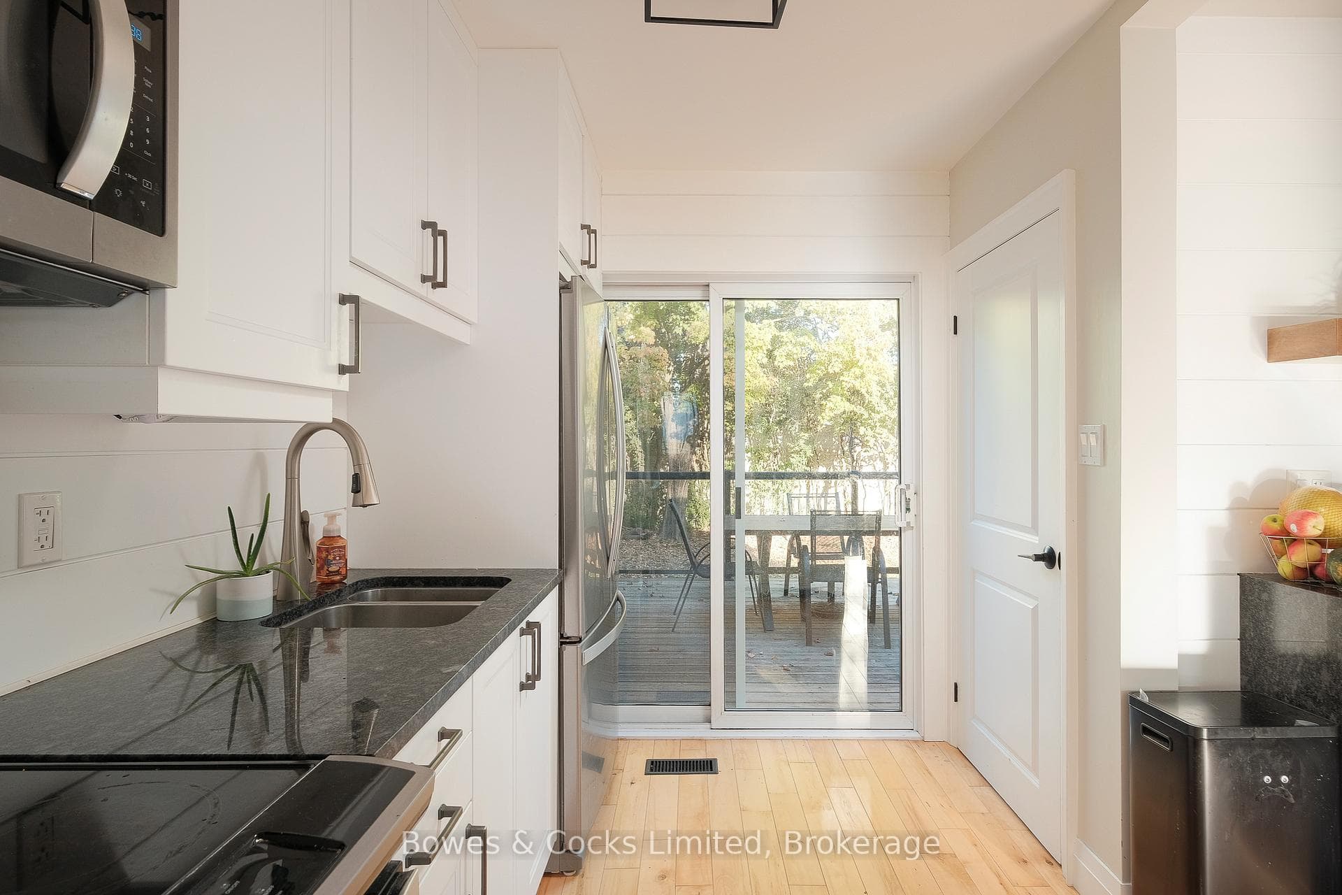 1462 Westbrook Drive photo 8