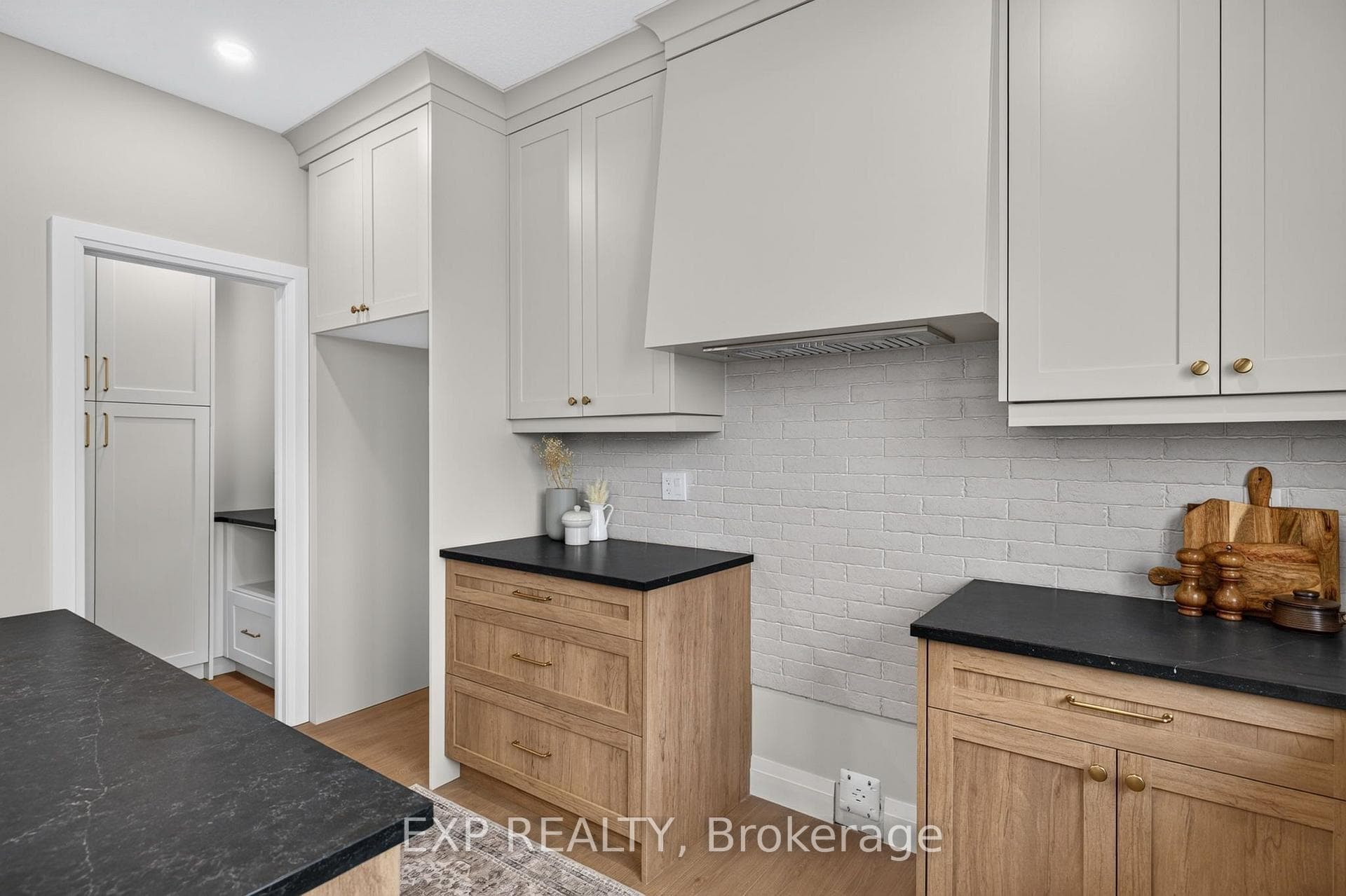 6 Sullivan Street photo 22