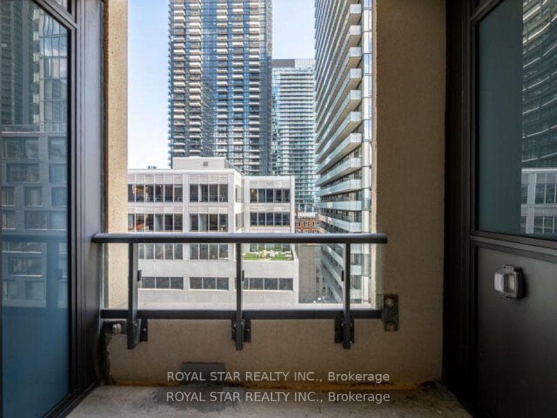 108 Peter Street Unit 1007 photo 20
