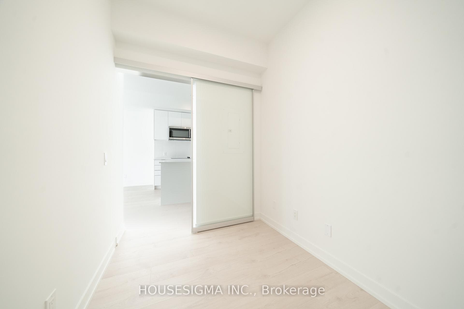 181 Sheppard Avenue Unit 609 photo 3