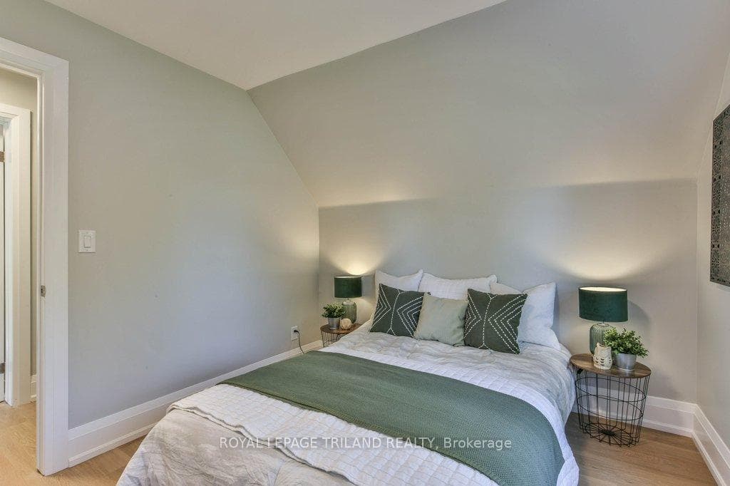 93 MALAKOFF Street photo 33