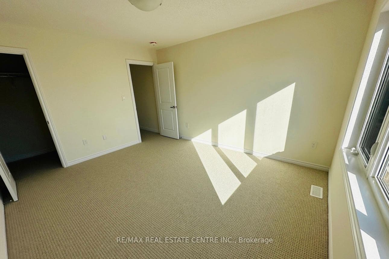 673 Ribstone Court photo 9
