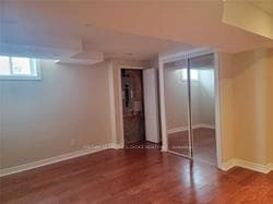 86 Lyndbrook Crescent Unit bsmt photo 9