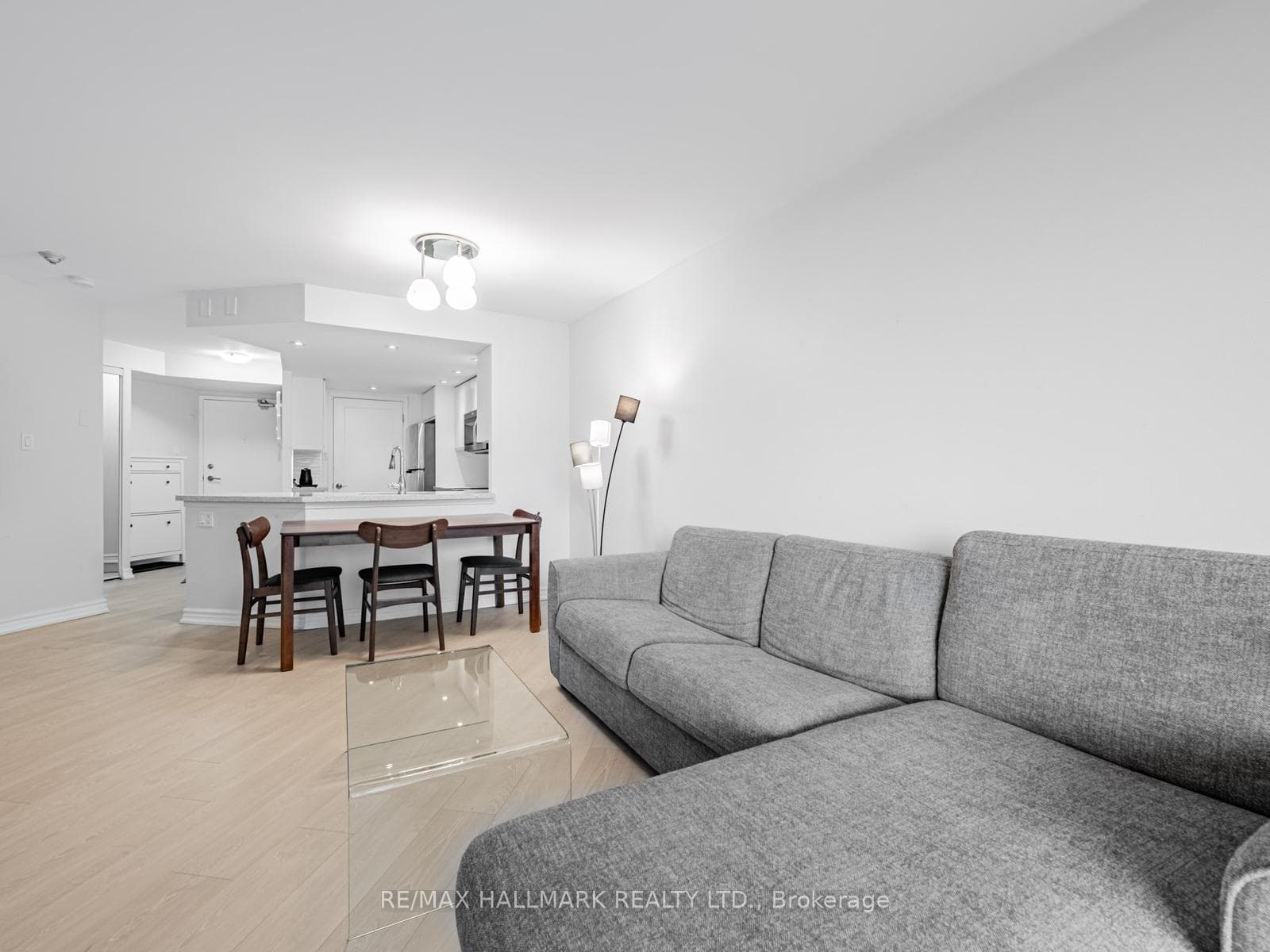 77 Maitland Place Unit 902 photo 11