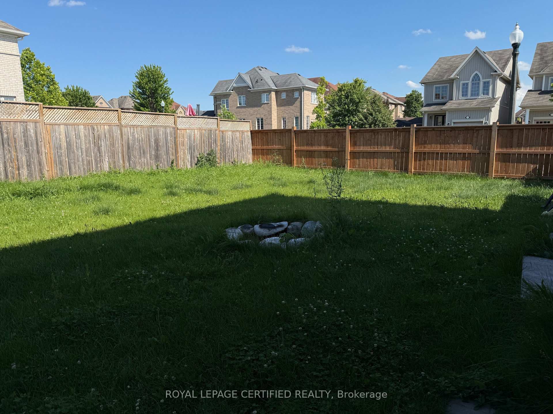 683 Baldwin Crescent photo 11