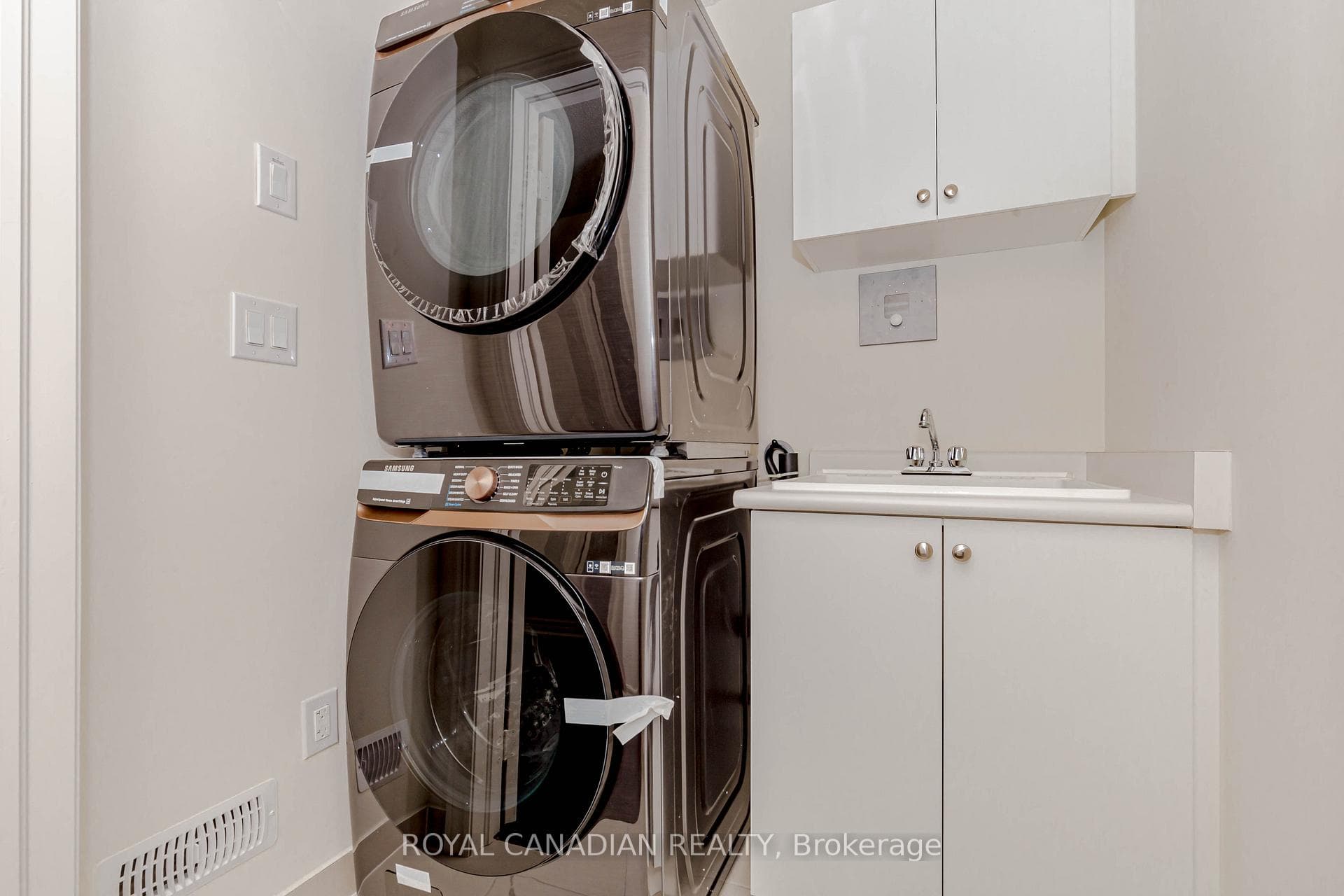 20 Silver Meadow Gardens photo 38