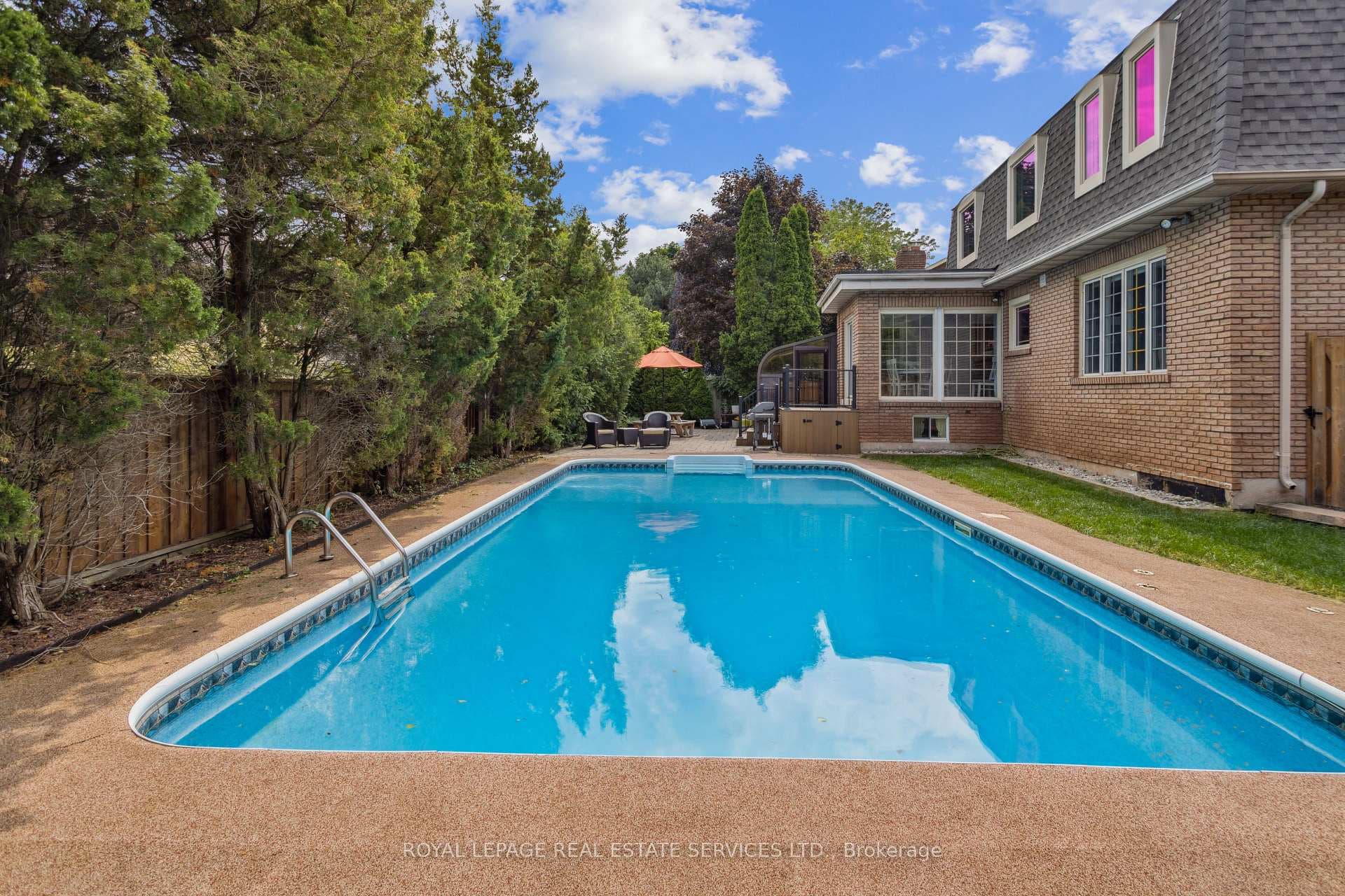 1068 Rockcliffe Court photo 35