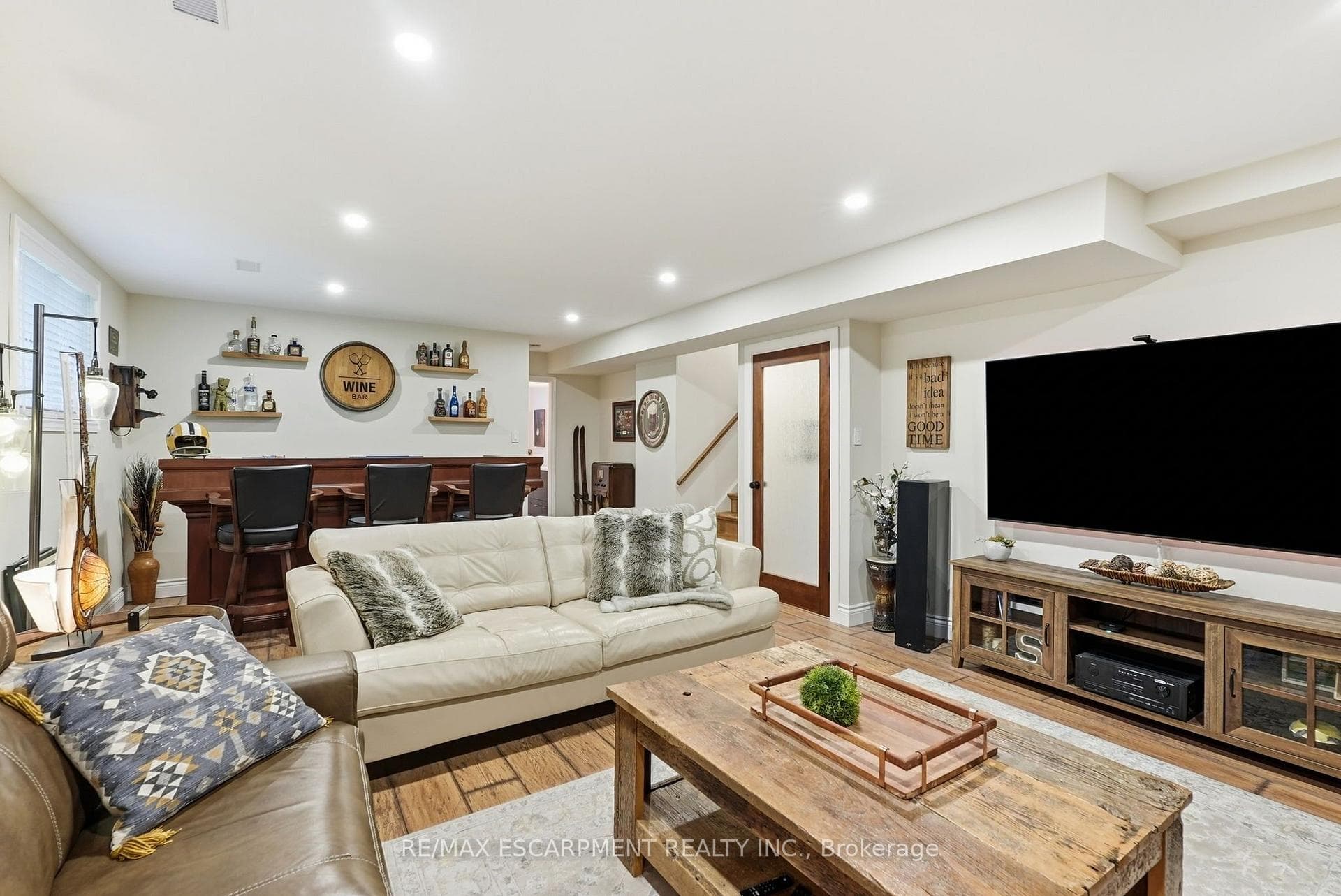 224 ATHENIA Drive photo 29
