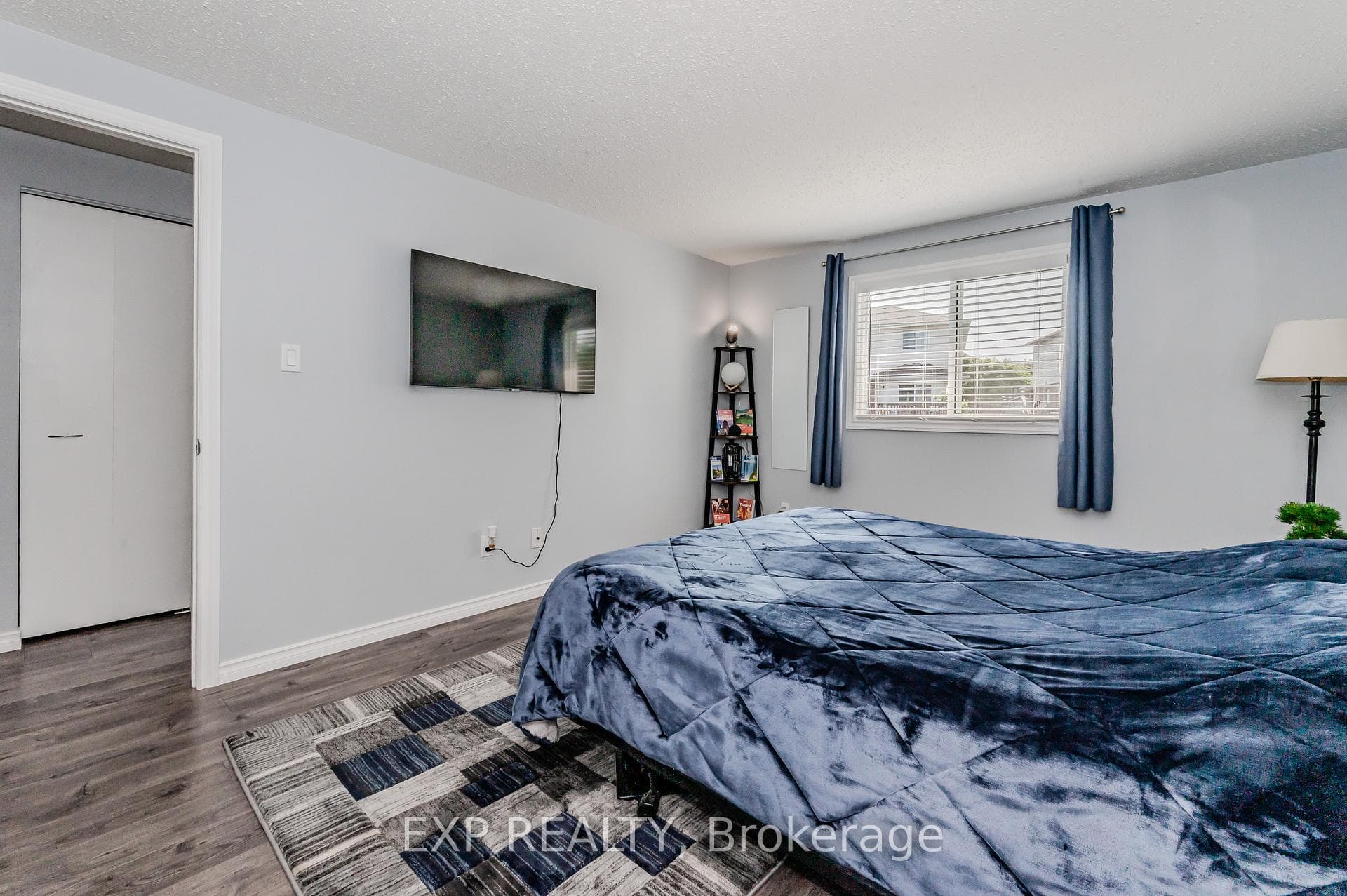 44 Warwick Court photo 18